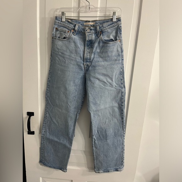 Levi’s Ribcage Straight Jeans in Tango Light | Size 29 - Picture 2 of 4